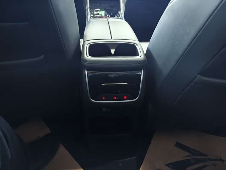 Фото 9 - Maxus G50