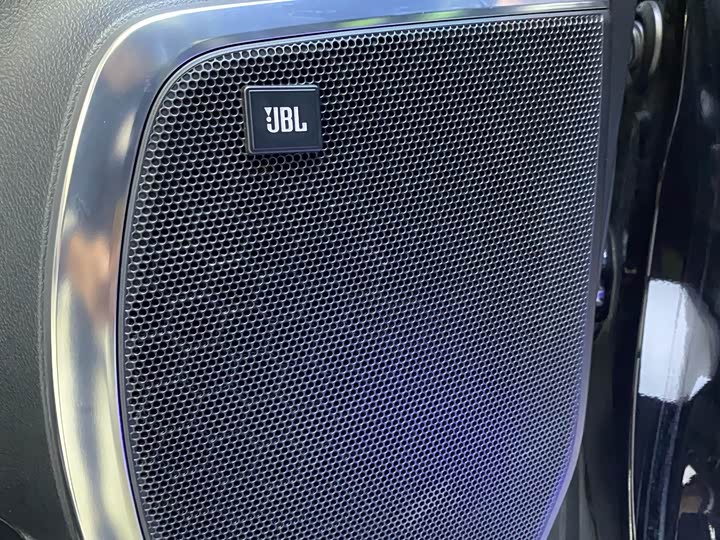 Photo 8 - Toyota Alphard