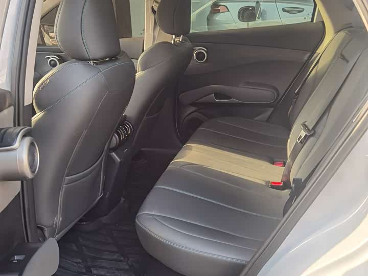 Фото 8 - BYD Yuan Plus