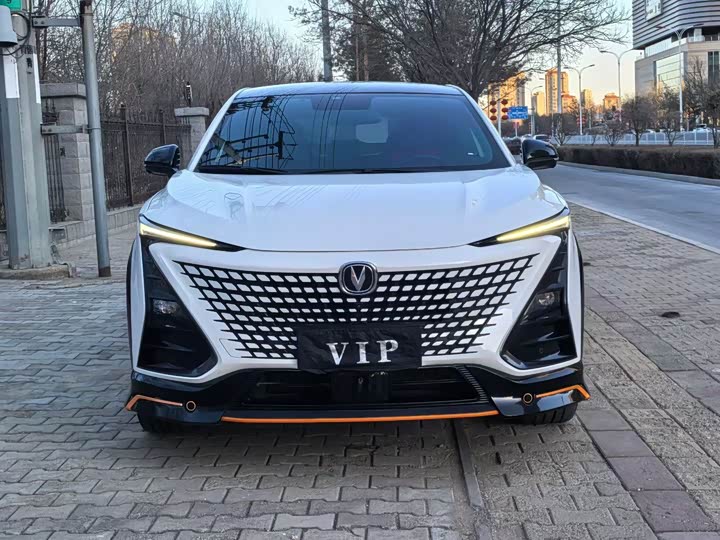 Фото 2 - Changan UNI-T