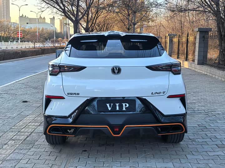 Фото 8 - Changan UNI-T