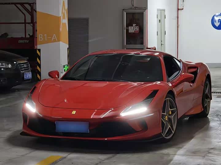 Фото 1 - Ferrari F8