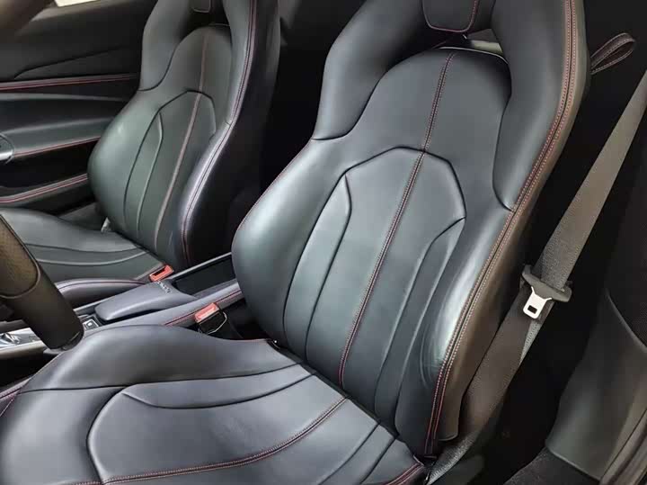 Фото 3 - Ferrari F8