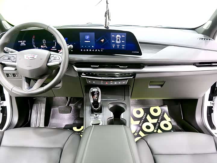 Фото 7 - Cadillac XT4