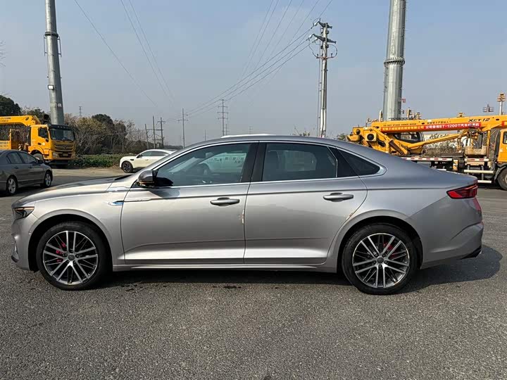 Фото 8 - Geely Preface