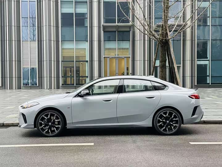 Фото 3 - BMW 2 Series