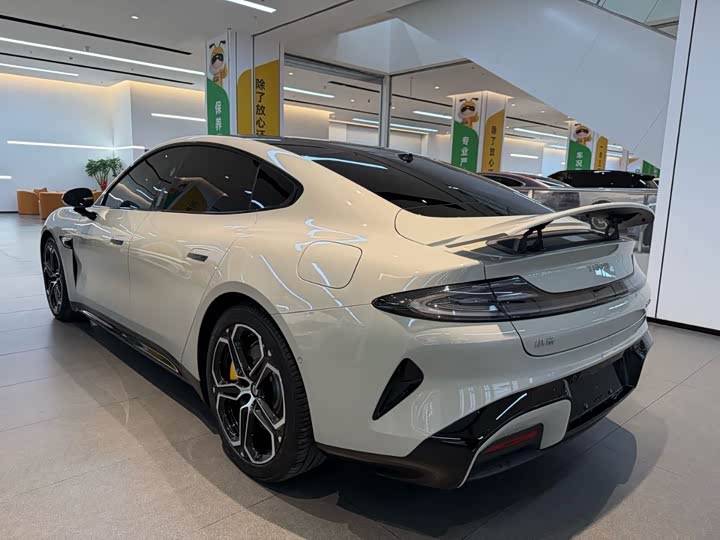 Фото 2 - Xiaomi SU7