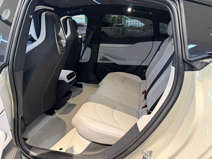 Фото 9 - Xiaomi SU7