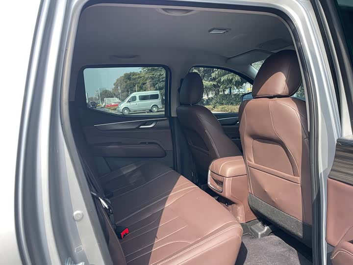 Фото 8 - Dongfeng Rich 7