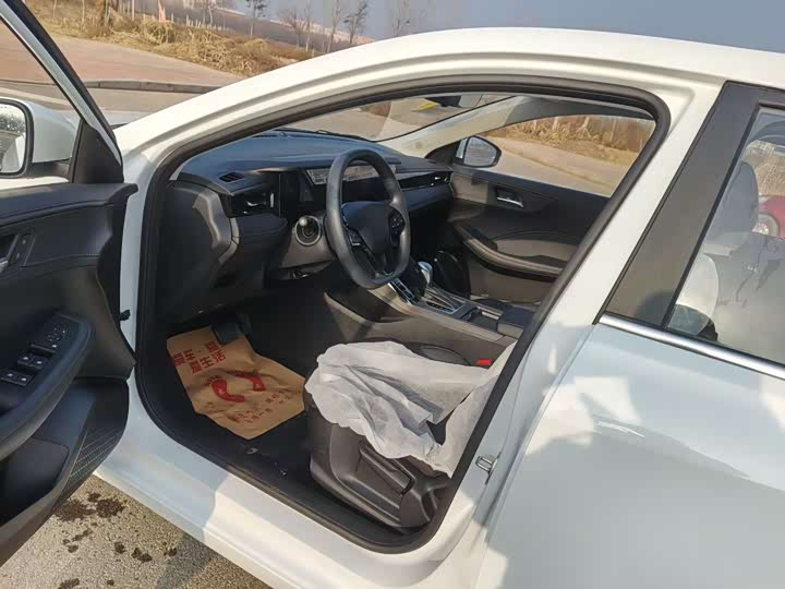 Фото 4 - Roewe i5