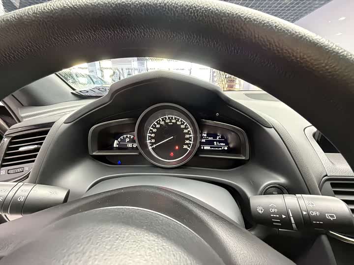 Фото 8 - Mazda CX-4