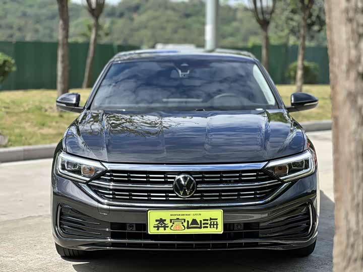 Photo 2 - Volkswagen Sagitar L