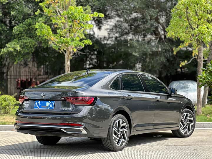 Photo 6 - Volkswagen Sagitar L