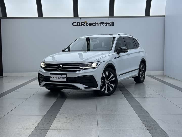 Фото 1 - Volkswagen Tiguan L Pro