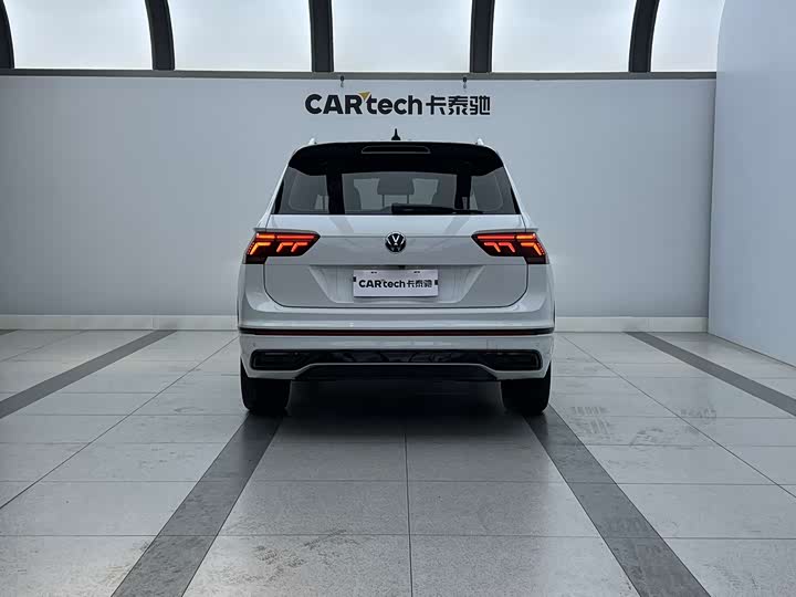 Фото 4 - Volkswagen Tiguan L Pro