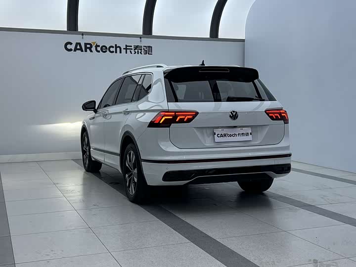 Фото 6 - Volkswagen Tiguan L Pro
