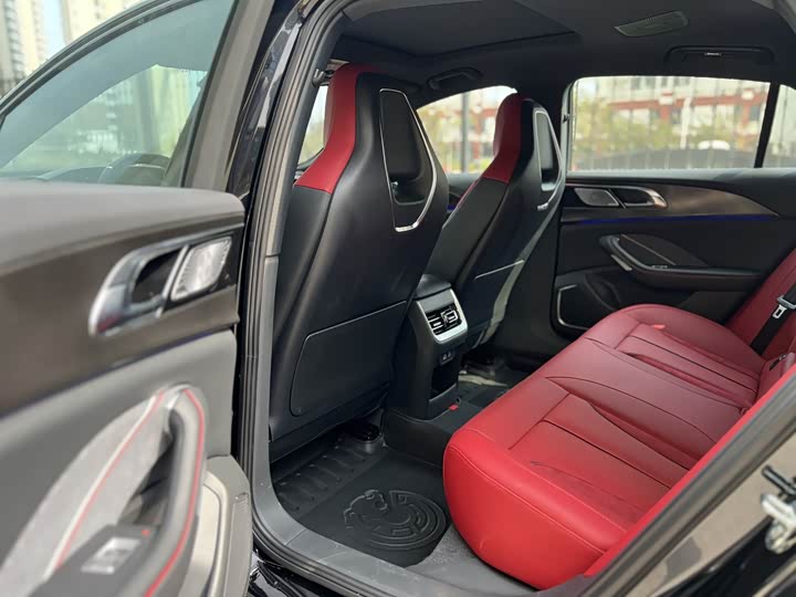 Фото 4 - Hongqi H6