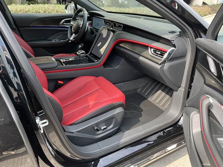 Фото 6 - Hongqi H6