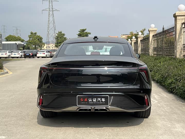 Фото 9 - Hongqi H6