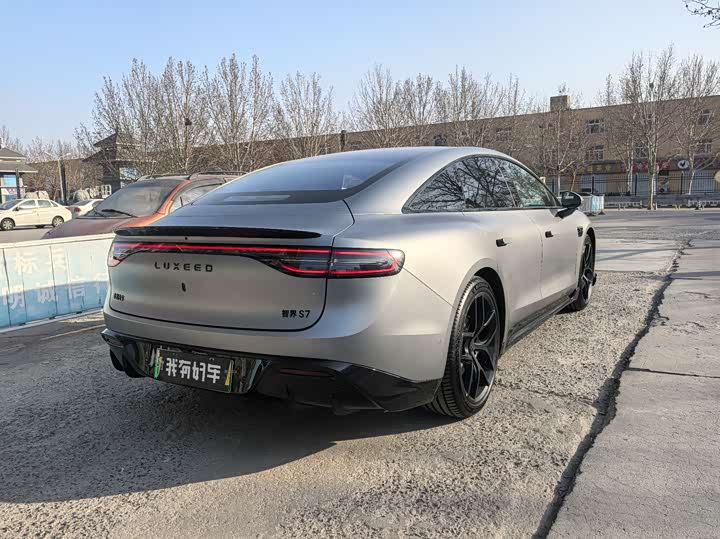 Фото 4 - Luxeed S7