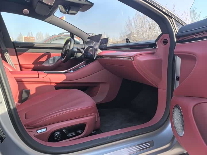 Фото 6 - Luxeed S7