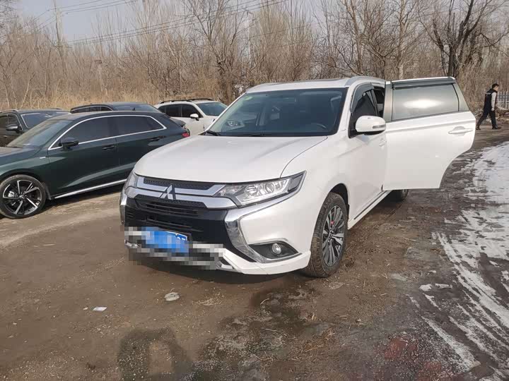 Фото 5 - Mitsubishi Outlander