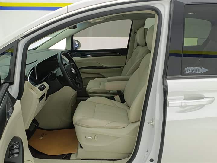 Фото 9 - Buick GL8 ES