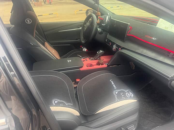 Фото 3 - Toyota Camry