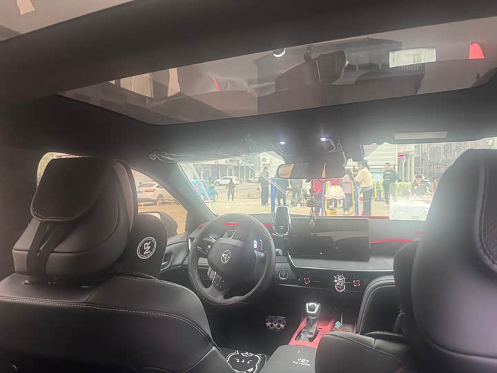 Фото 6 - Toyota Camry