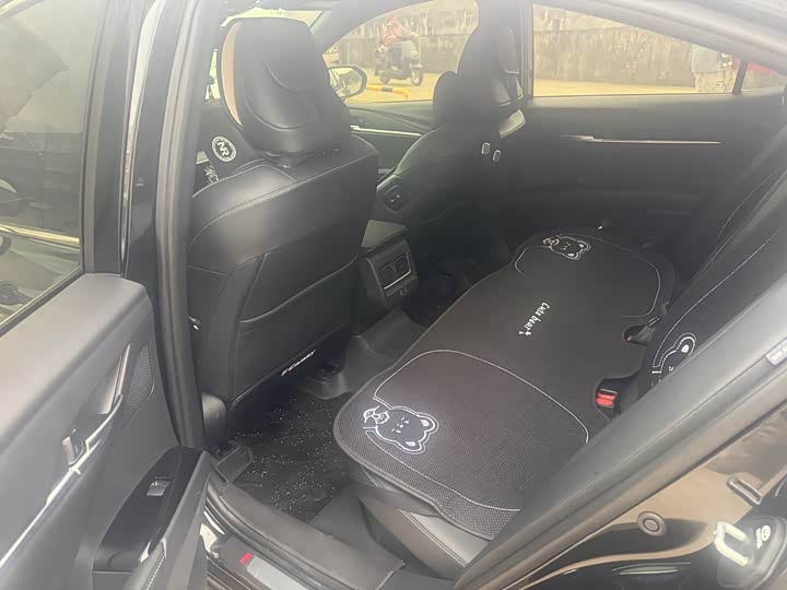 Фото 7 - Toyota Camry