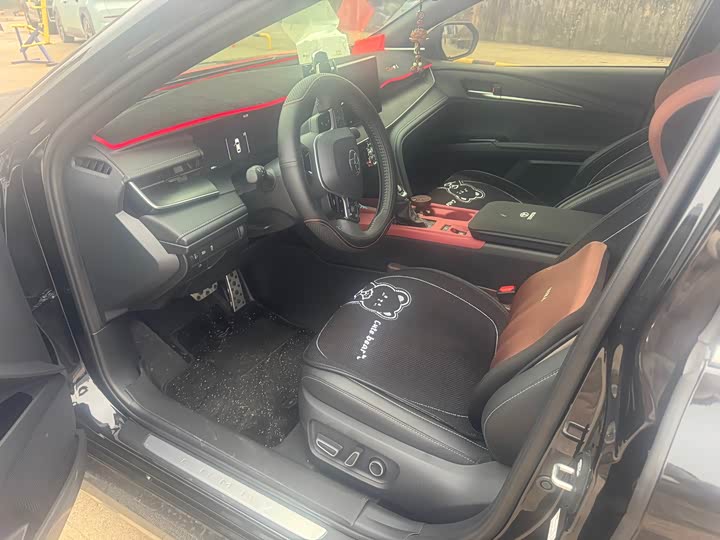 Фото 8 - Toyota Camry