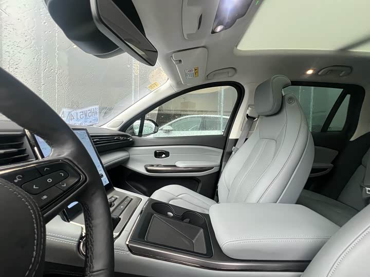 Фото 8 - Nio ES6