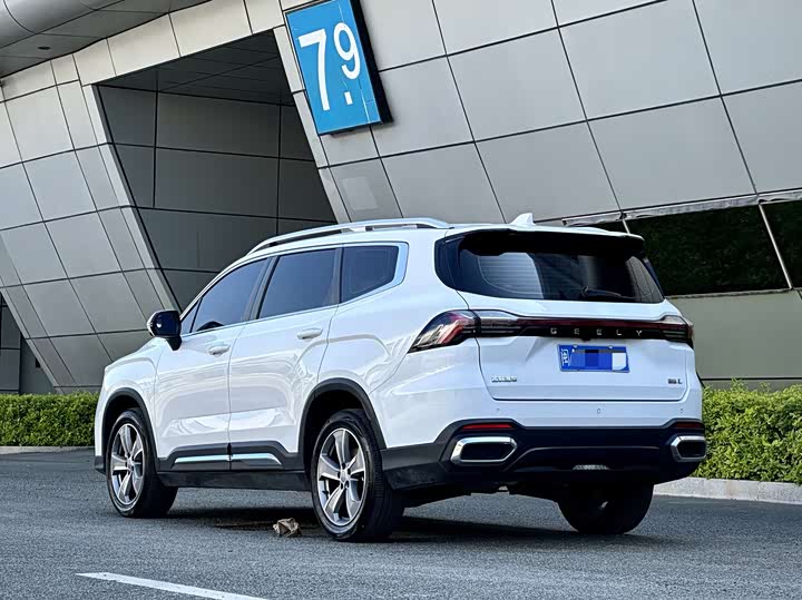 Фото 3 - Geely Okavango L