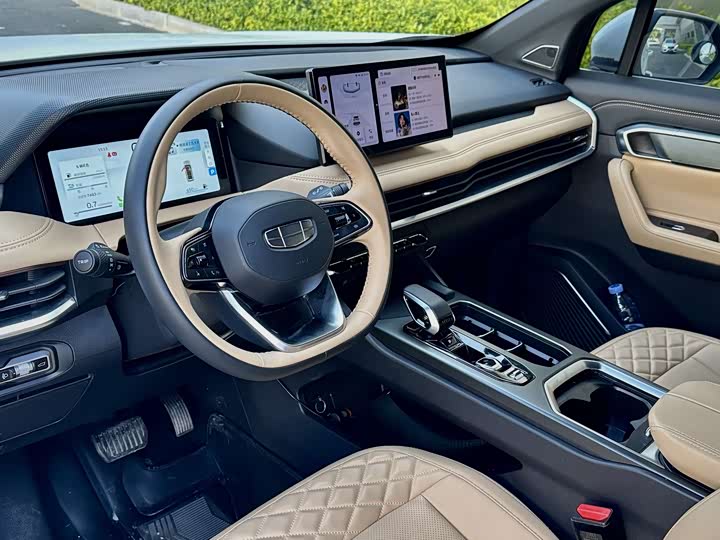 Фото 5 - Geely Okavango L