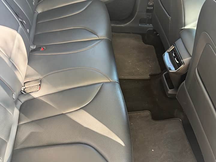 Фото 5 - Roewe RX5