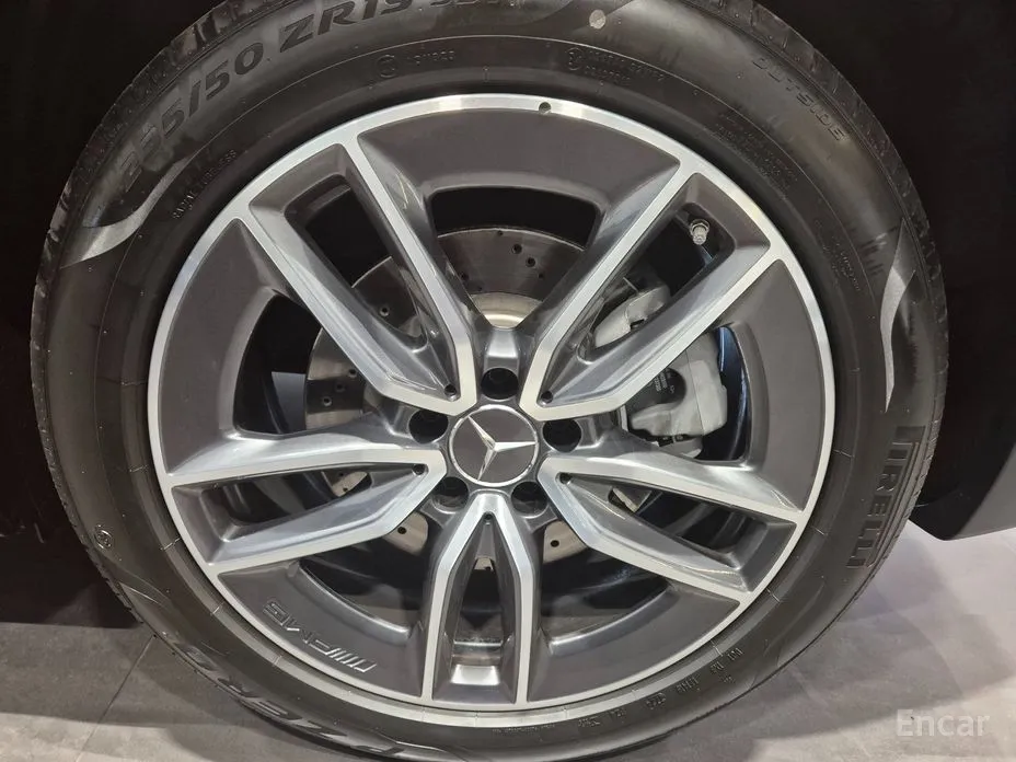 Mercedes-Benz GLB-Class 2020 AMG GLB35 4MATIC