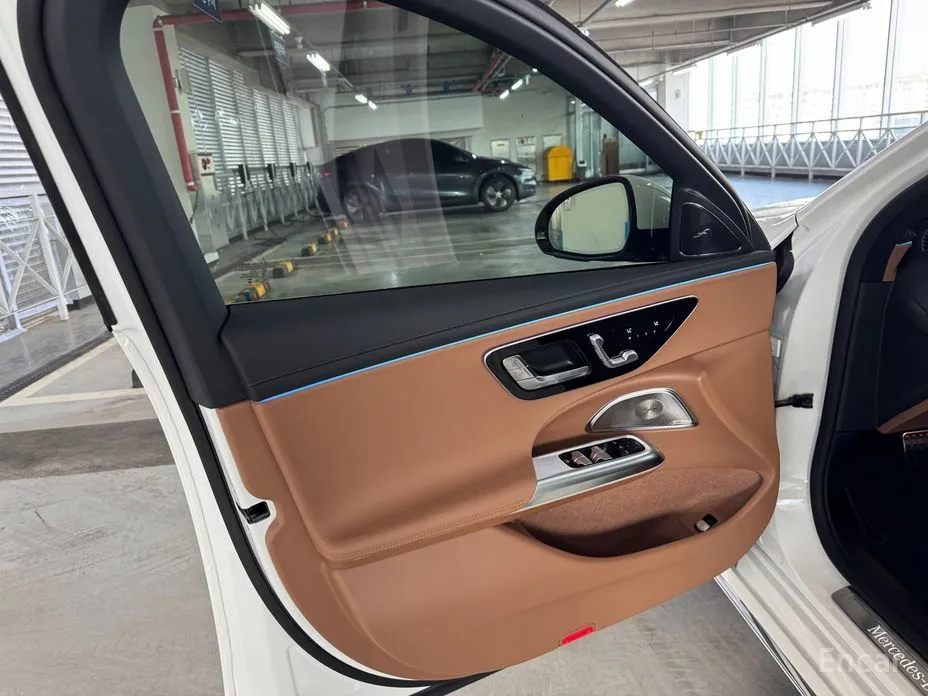 Фото 13 - Mercedes-Benz E-Class