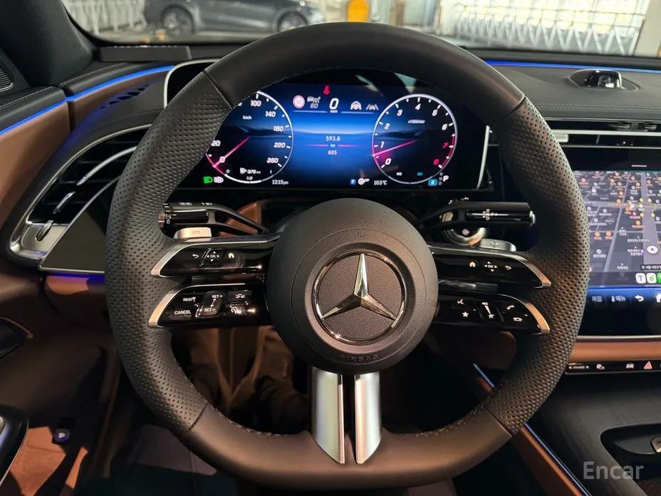 Фото 19 - Mercedes-Benz E-Class