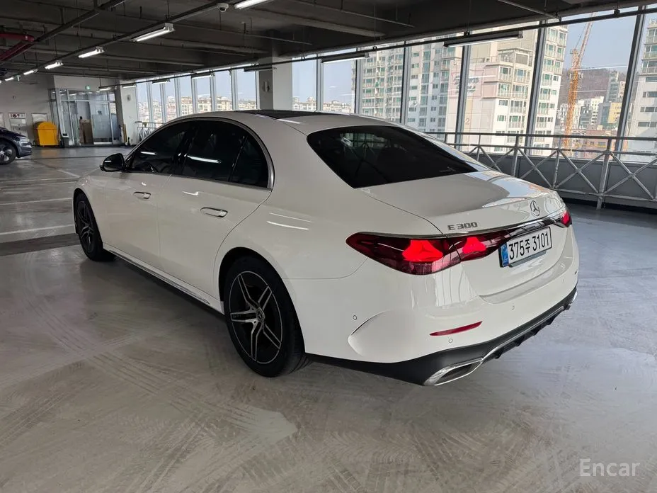 Фото 5 - Mercedes-Benz E-Class