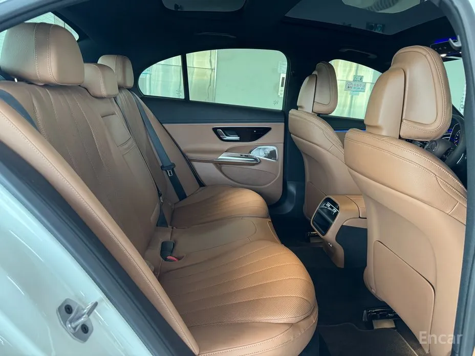 Фото 9 - Mercedes-Benz E-Class