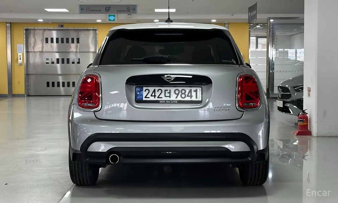 Фото 4 - Mini Cooper