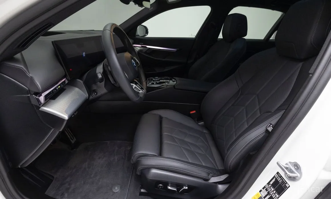 Фото 10 - BMW i5