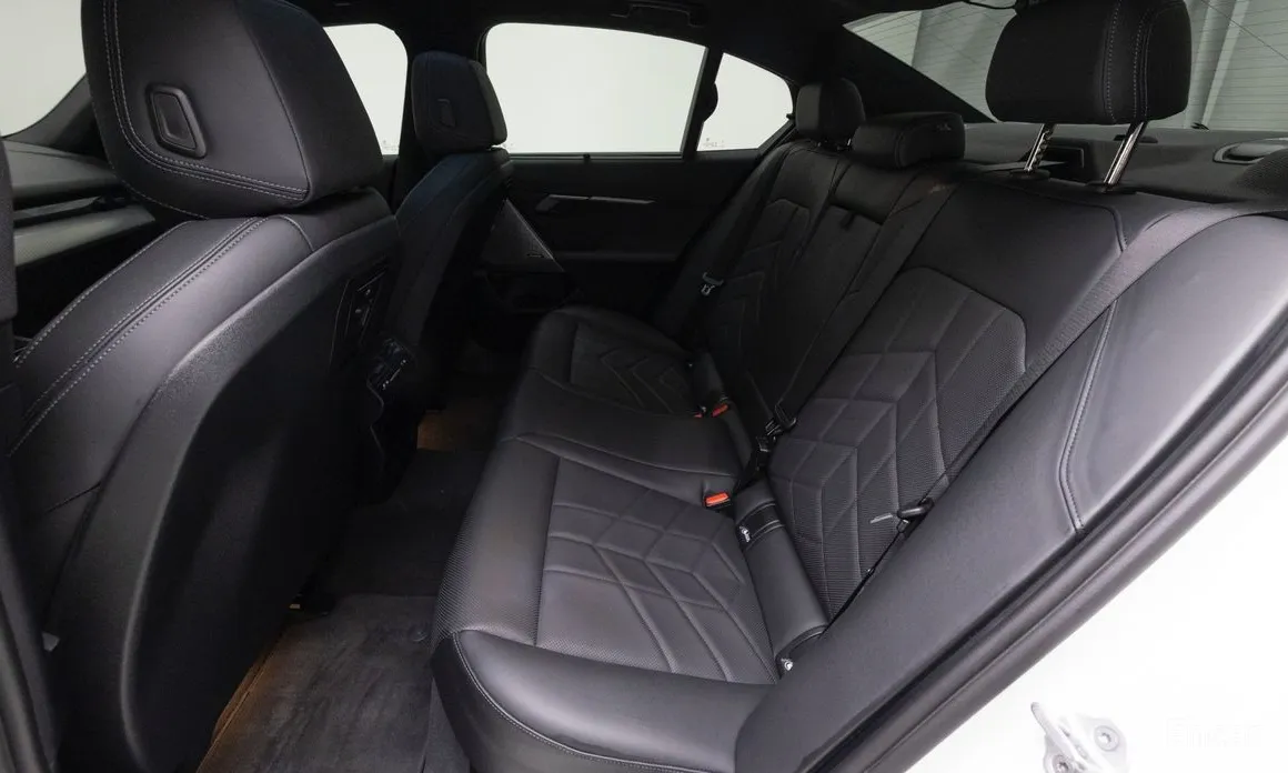 Фото 11 - BMW i5