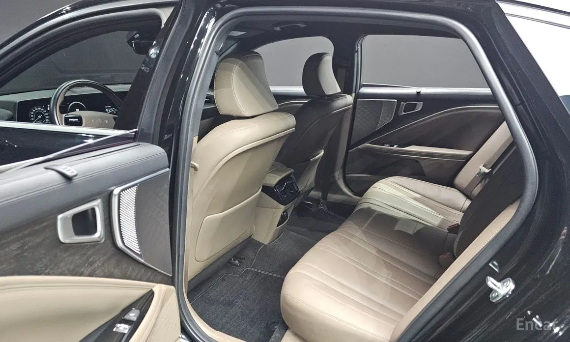 Фото 12 - Kia K8