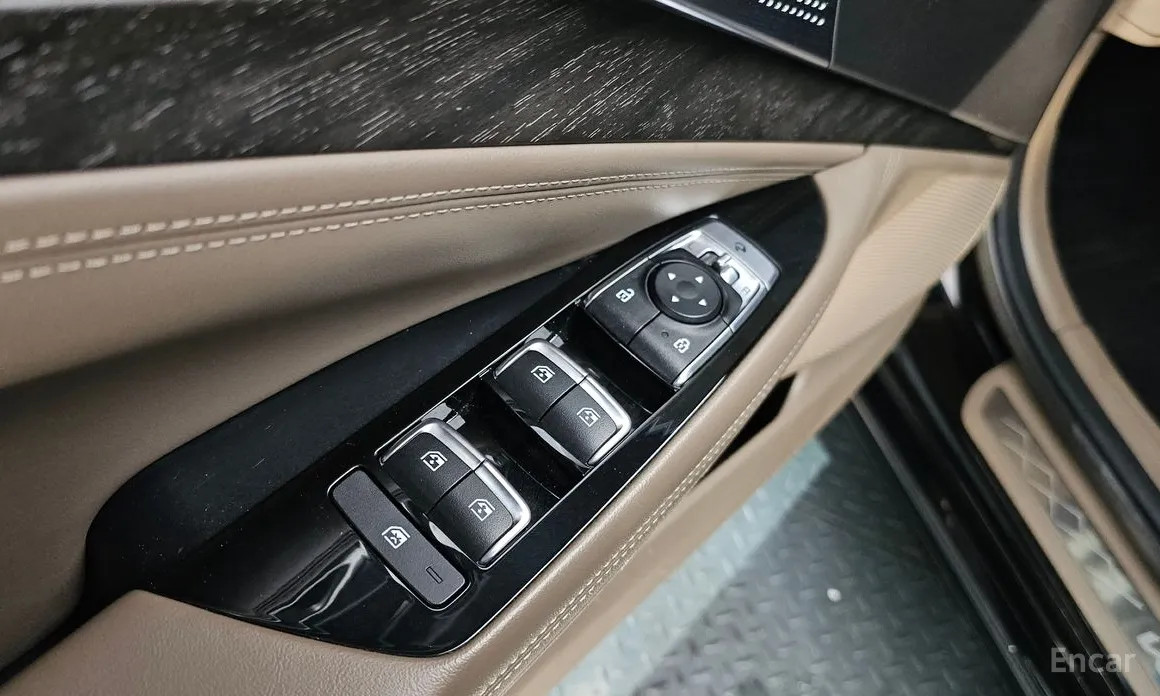 Фото 17 - Kia K8