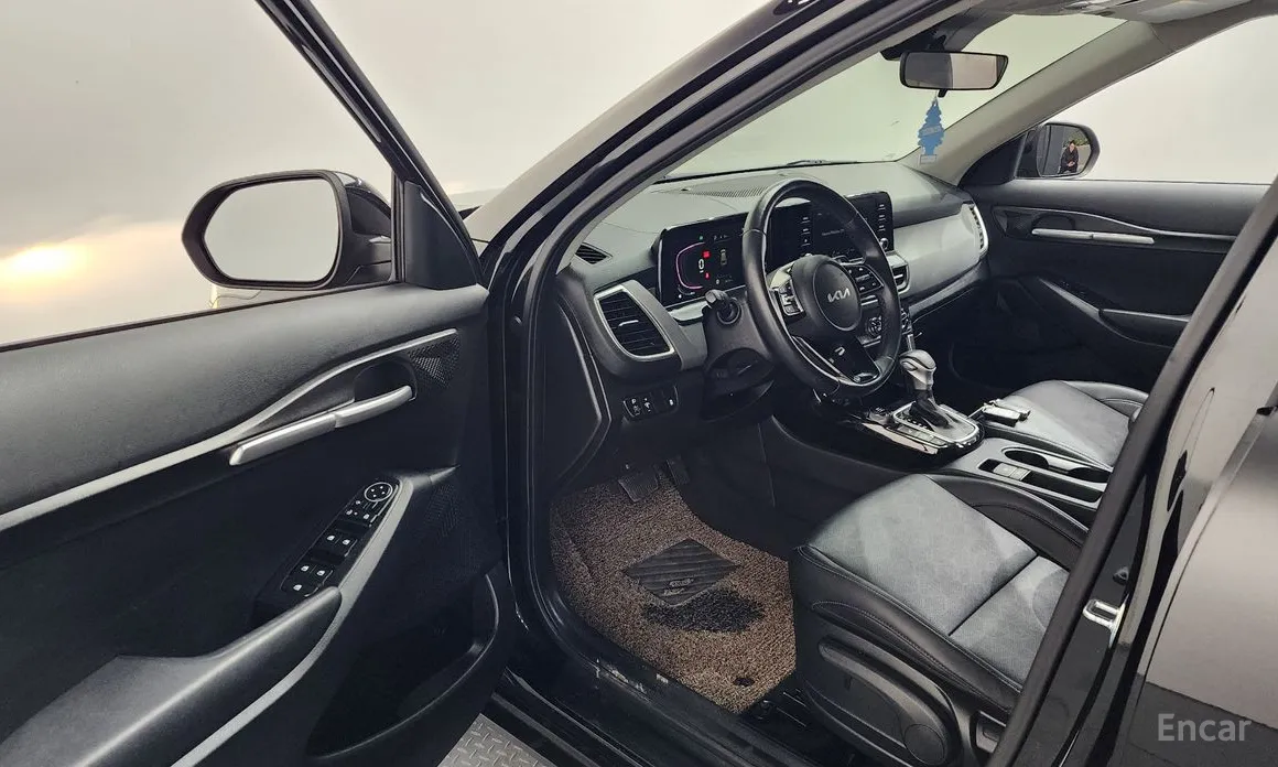 Фото 10 - Kia Seltos