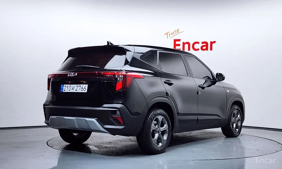 Фото 2 - Kia Seltos