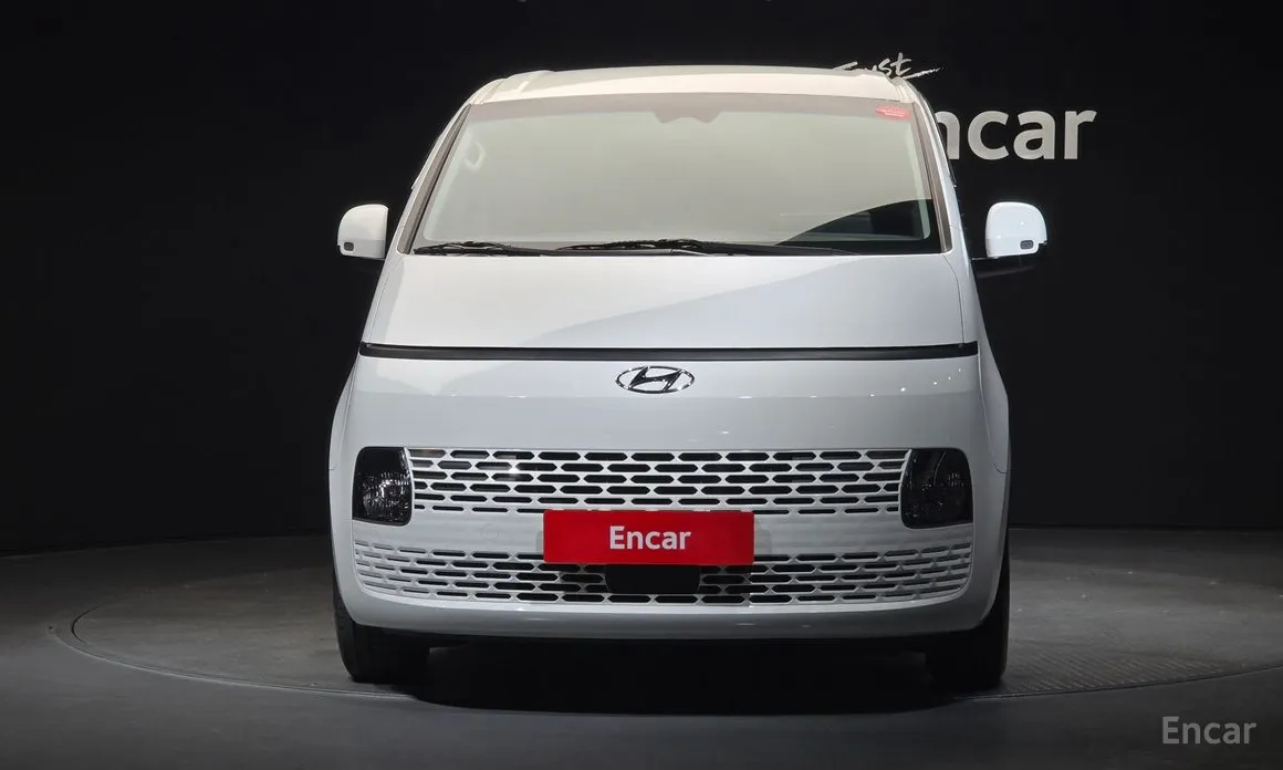 Фото 3 - Hyundai Staria