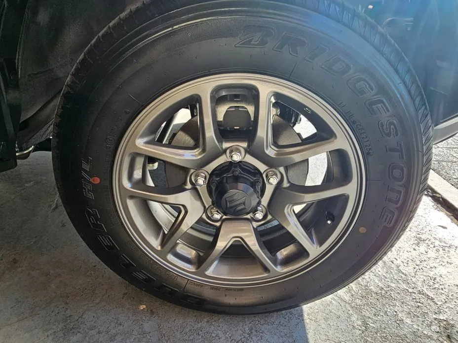 Фото 5 - Suzuki Jimny