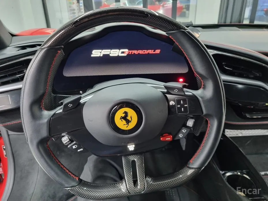 Фото 10 - Ferrari SF90